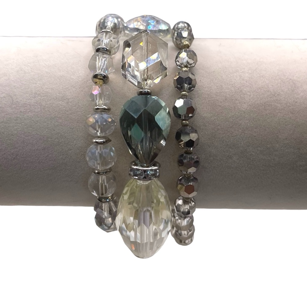 ❤️ Vintage Crystal x Acrylic Stretch Beaded Bracelet Trio in Iridescent - Picture 2 of 6